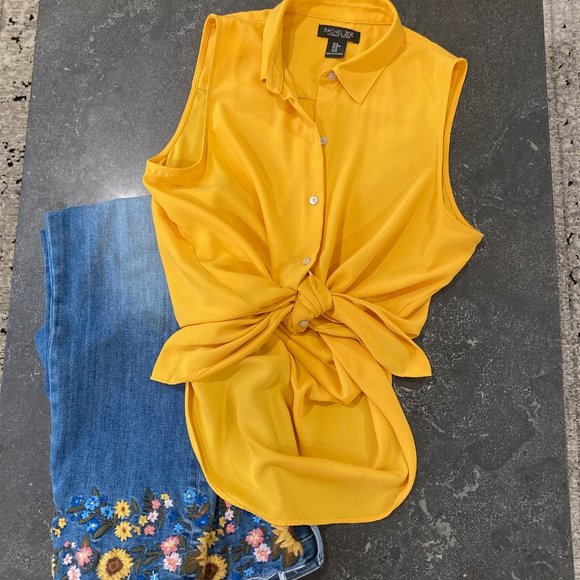 Rachel Zoe Tops - NEW Rachel Zoe Sunflower Yellow Button Up Sleeveless Collared Top Sz M